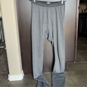 VGUC Men’s REI thermal pants.
